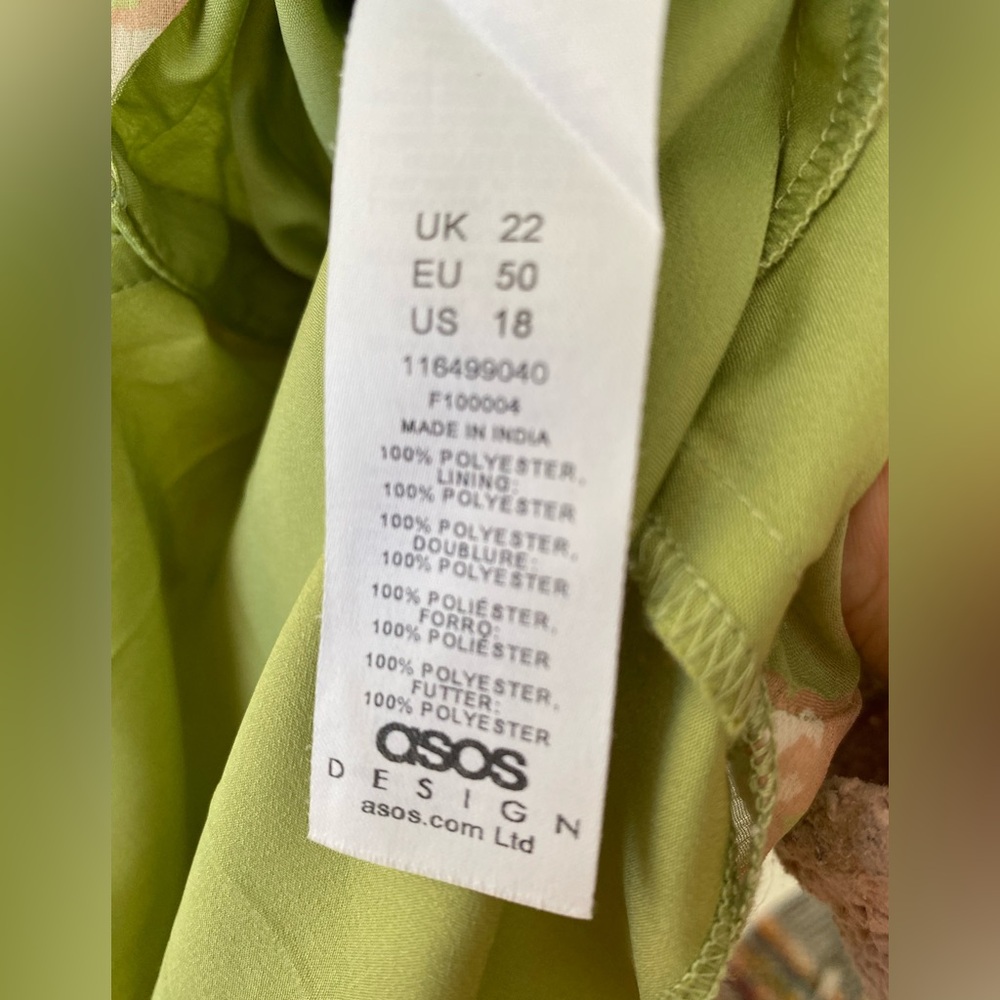 NWT•ASOS DESIGN Curve V-Neck Ruffle Blouse Green Floral Print Size US 18 - Picture 10 of 11